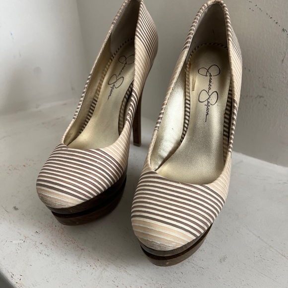 Jessica Simpson Pattern Wood Platform Heels - Picture 5 of 6